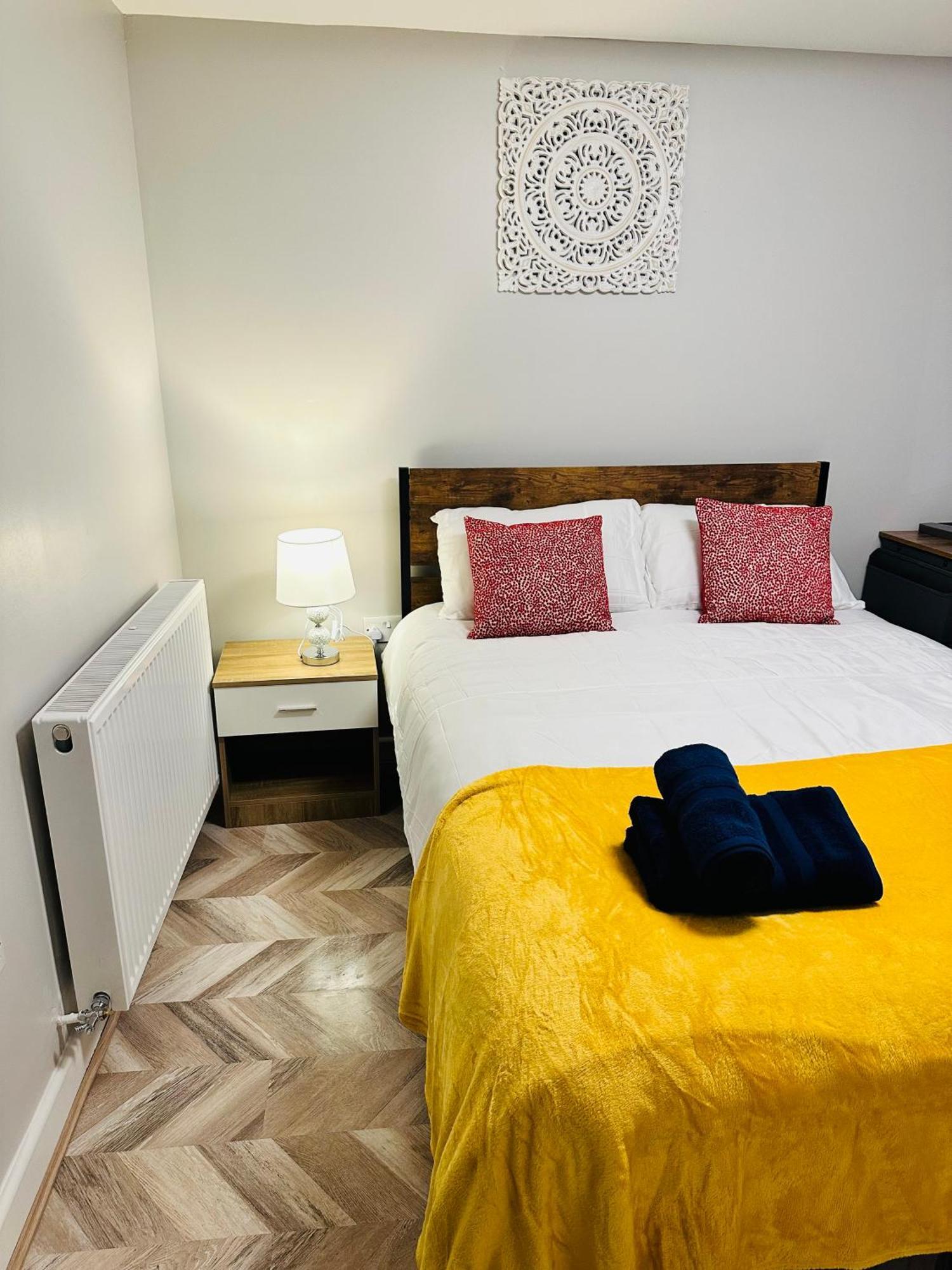 Comfy Studio Flat And Workspace Near Ashton-U-Lyne Station スタリーブリッジ エクステリア 写真